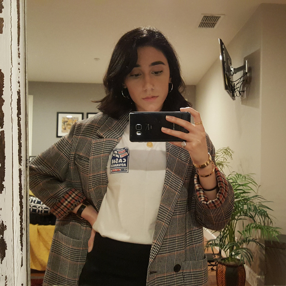 Meet your Posher, Henna